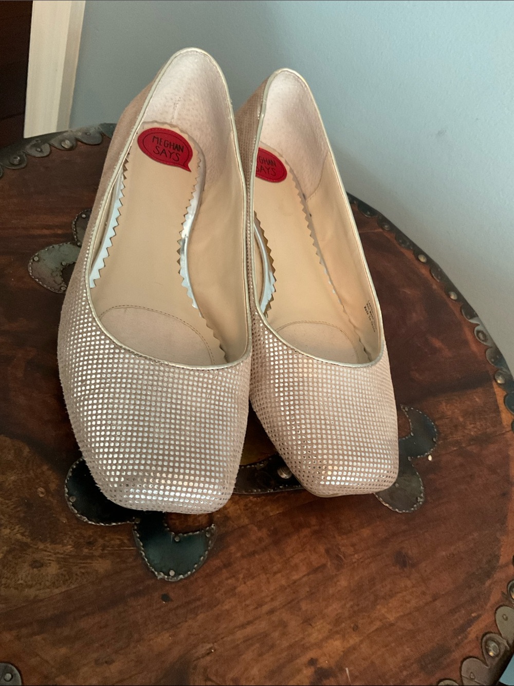 Meghan SAYS Gold Flats